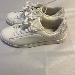 JustFab Stylish White Footwear